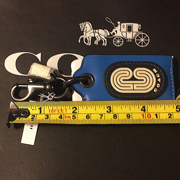 (UNISEX) COACH - BOTTLE OPENER KEY FOB (NWT) - Picture 8 of 11